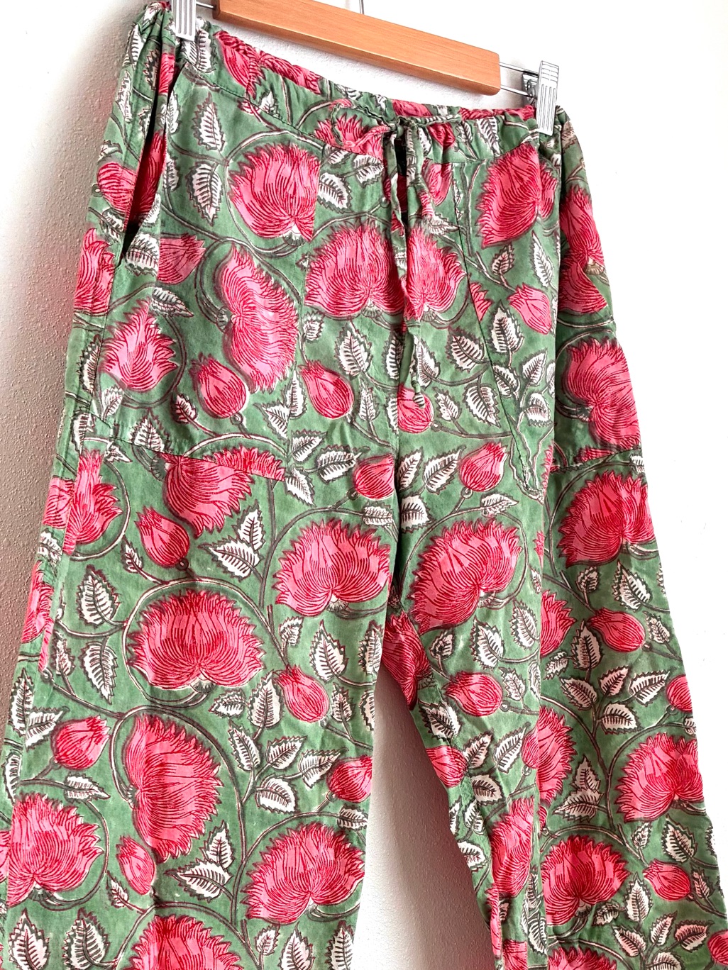 Pax Philomena Francis Floral 100% Cotton Lounge Pants (M) — image 5 of 8